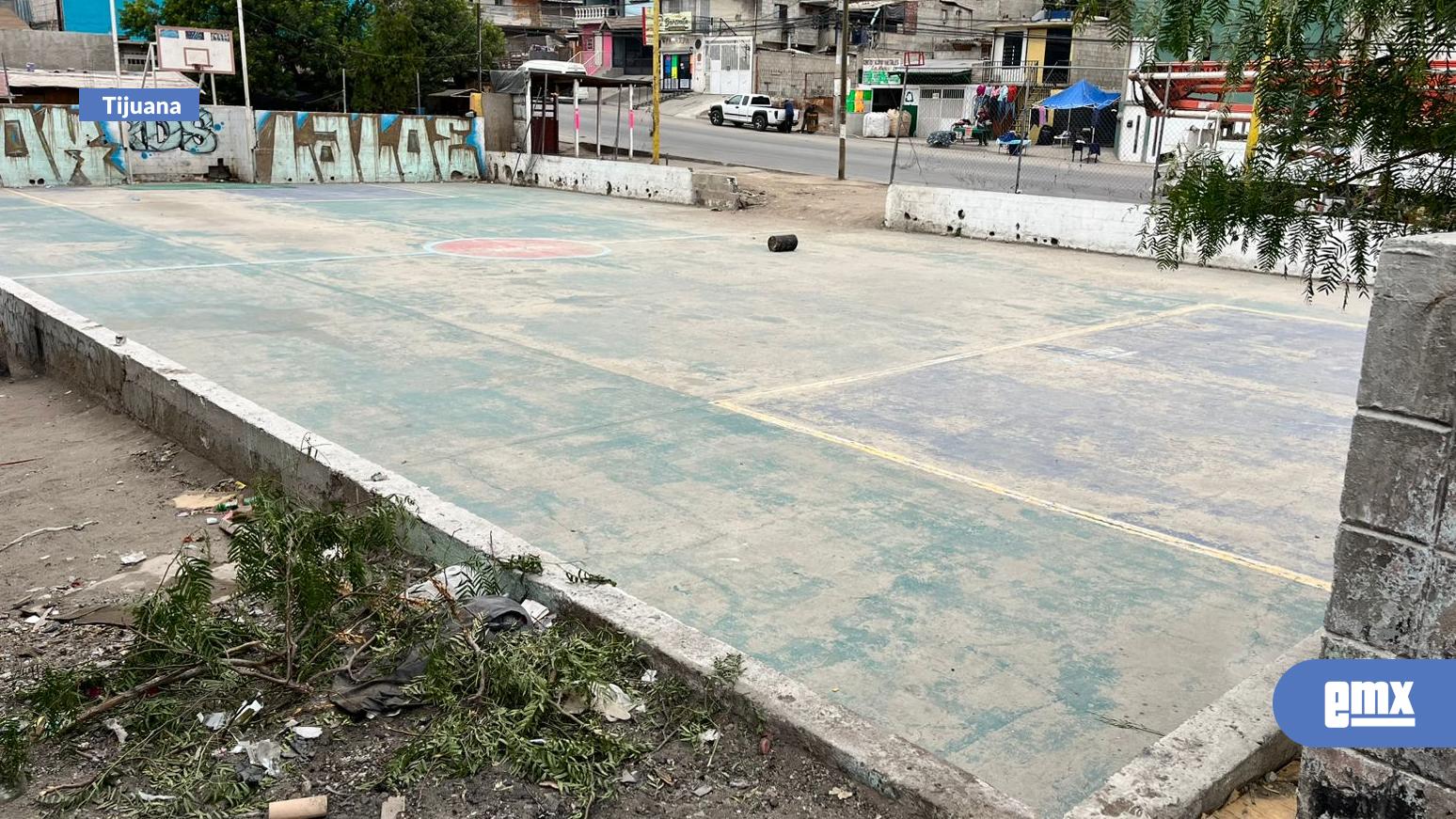EMX-Piden vecinos de Terrazas del Valle rehabilitación de su cancha deportiva