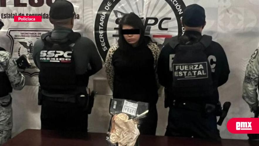 EMX-Ocultaba "La Kary" armas en un tierno muñeco de peluche