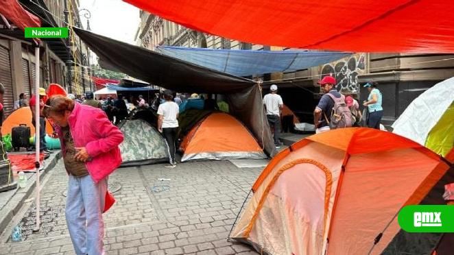EMX-Maestro-de-la-CNTE-muere-en-plantón-instalado-en-la-calle-de-5-de-Mayo