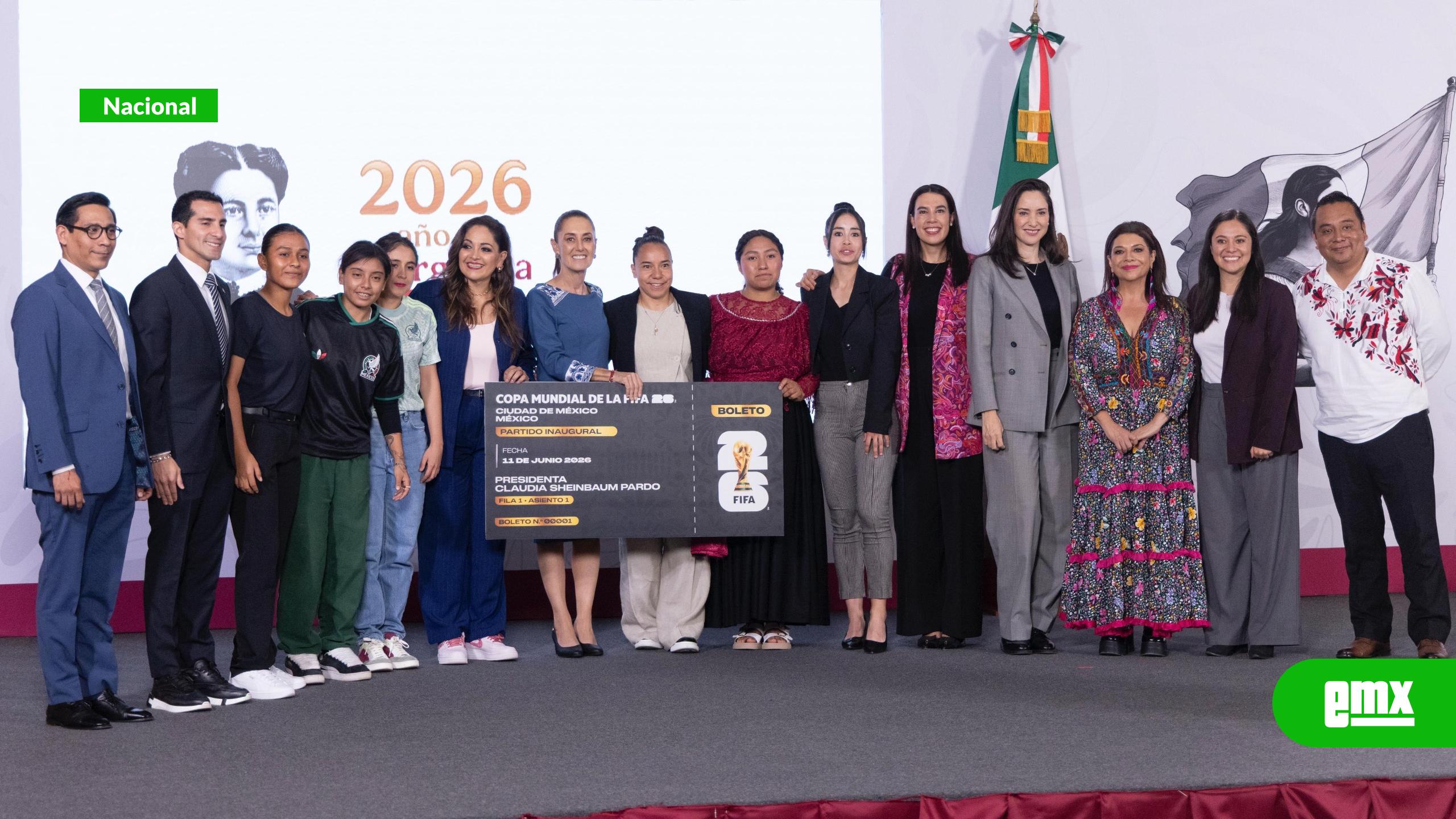 EMX-Sheinbaum-reconoce-a-ganadoras-de-concurso-mundialista;-dos-jóvenes-irán-a-la-inauguración