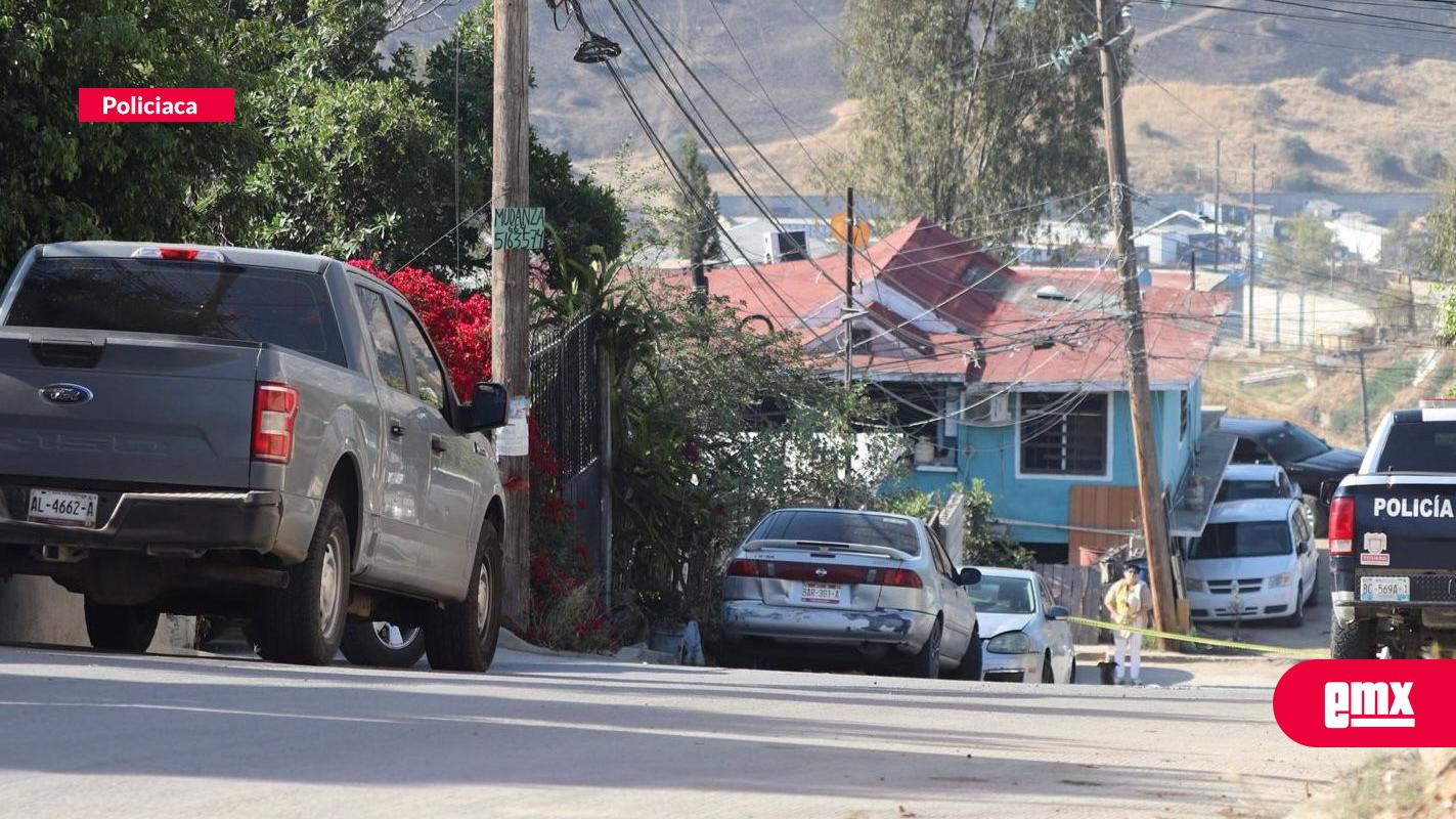 EMX-Abandonan-cuerpo-de-hombre-envuelto-en-plástico-en-la-colonia-Tres-de-Octubre