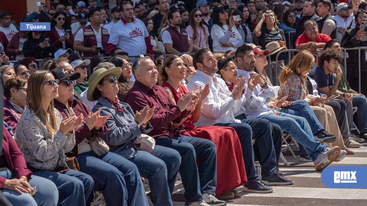 EMX-Gobernadora,-alcaldes-y-funcionarios-se-reúnen-con-miles-de-personas-en-Tijuana-para-segundo-informe-de-Sheinbaum
