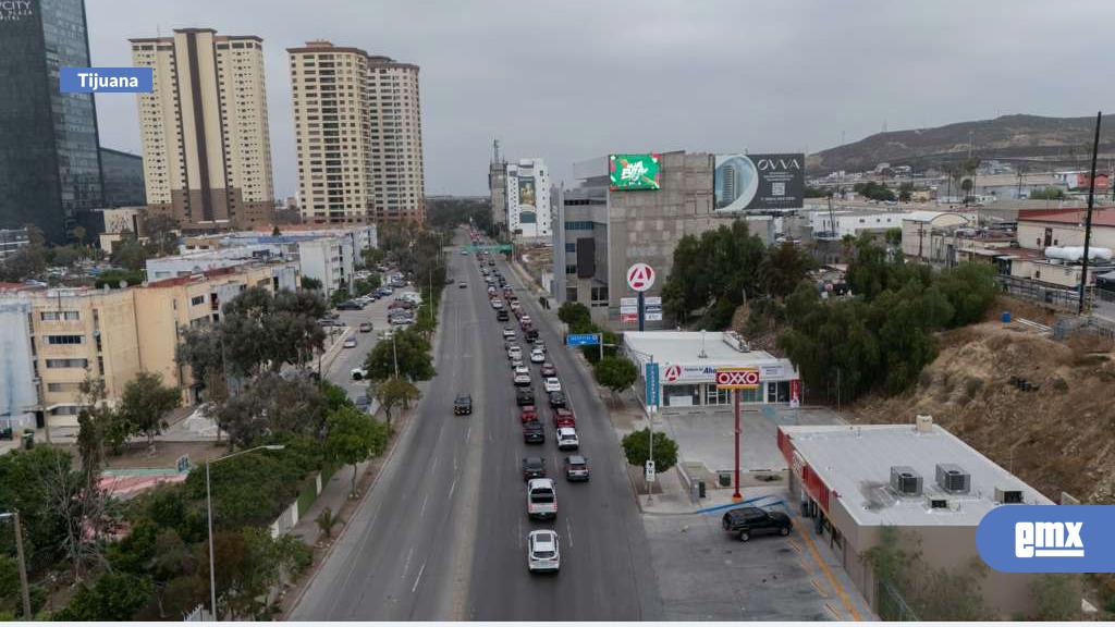 EMX-Carga-vehicular-en-la-garita-de-San-Ysidro
