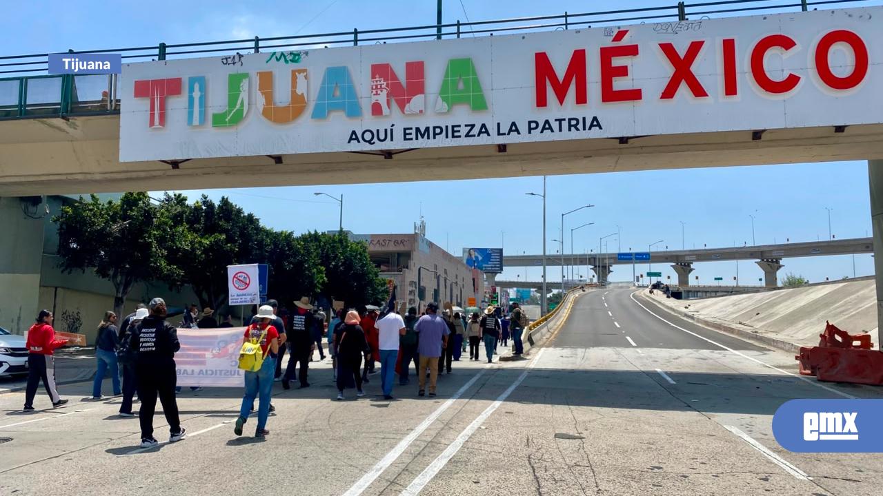 EMX-Se retiran docentes de la CNTE y reabren el acceso a México por la Garita El Chaparral