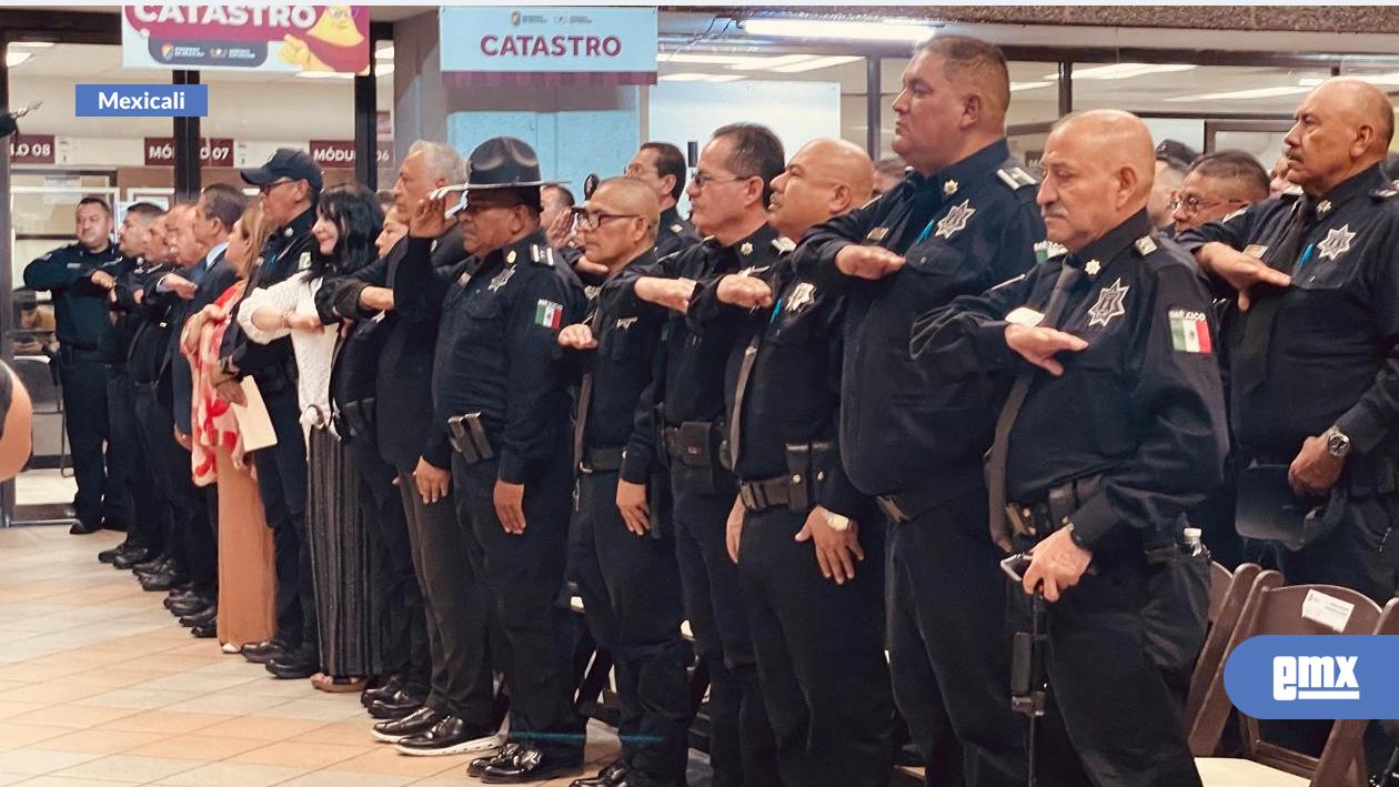 EMX-“Cuelgan” el uniforme 32 agentes de la DSPM