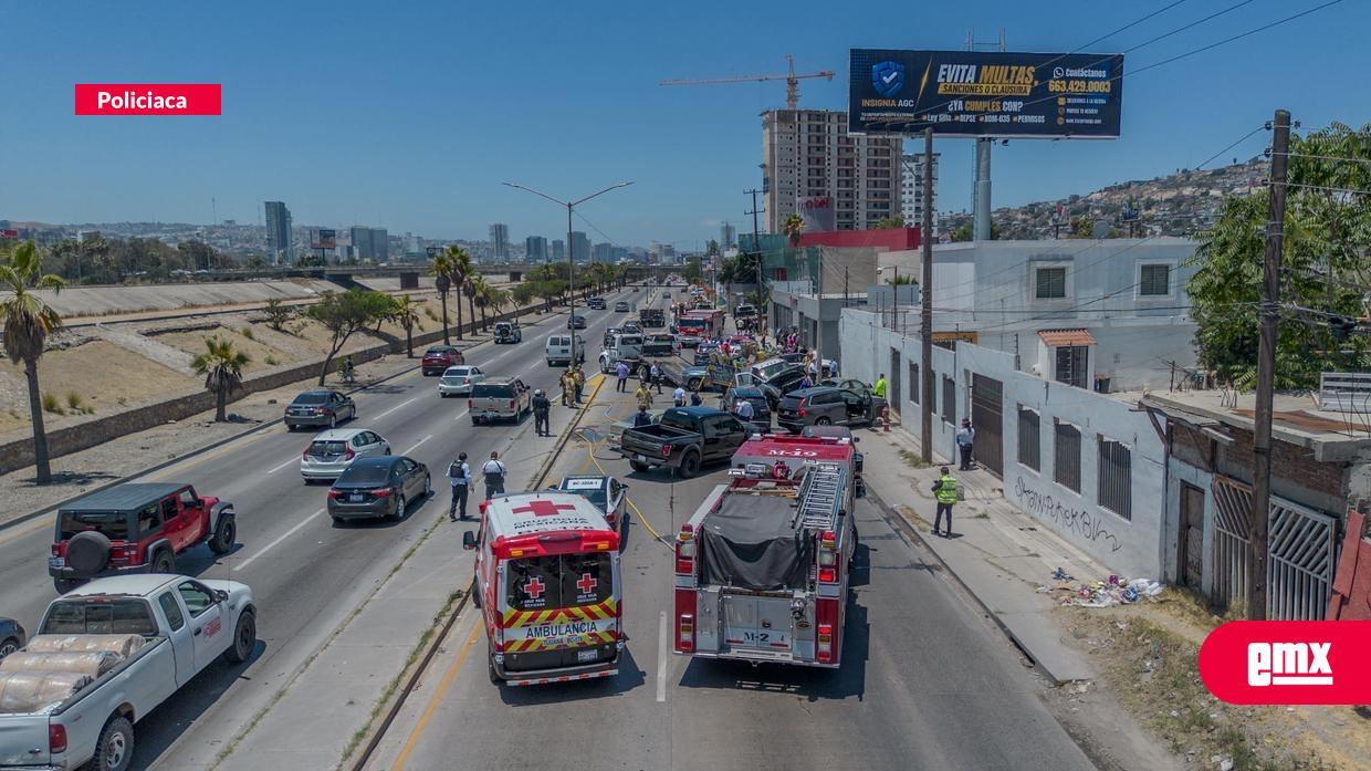 EMX-Choque-múltiple-deja-12-vehículos-con-daños-en-Vía-Rápida-Oriente