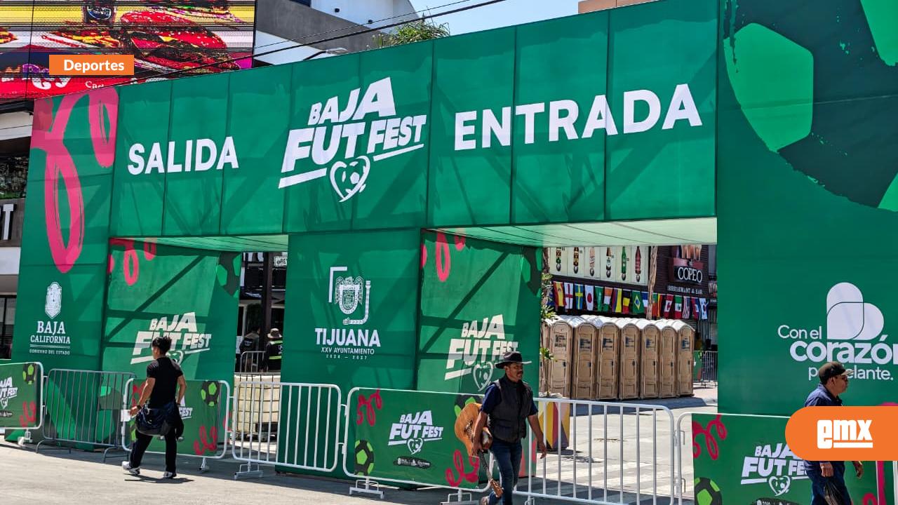 EMX-Lista,-Tijuana-para-la-fiesta-mundialista-en-la-Avenida-Revolución