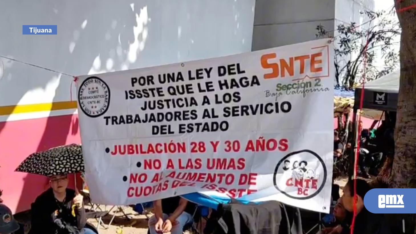 EMX-La-CNTE-amenaza-con-cerrar-la-garita-de-El-Chaparral-este-jueves