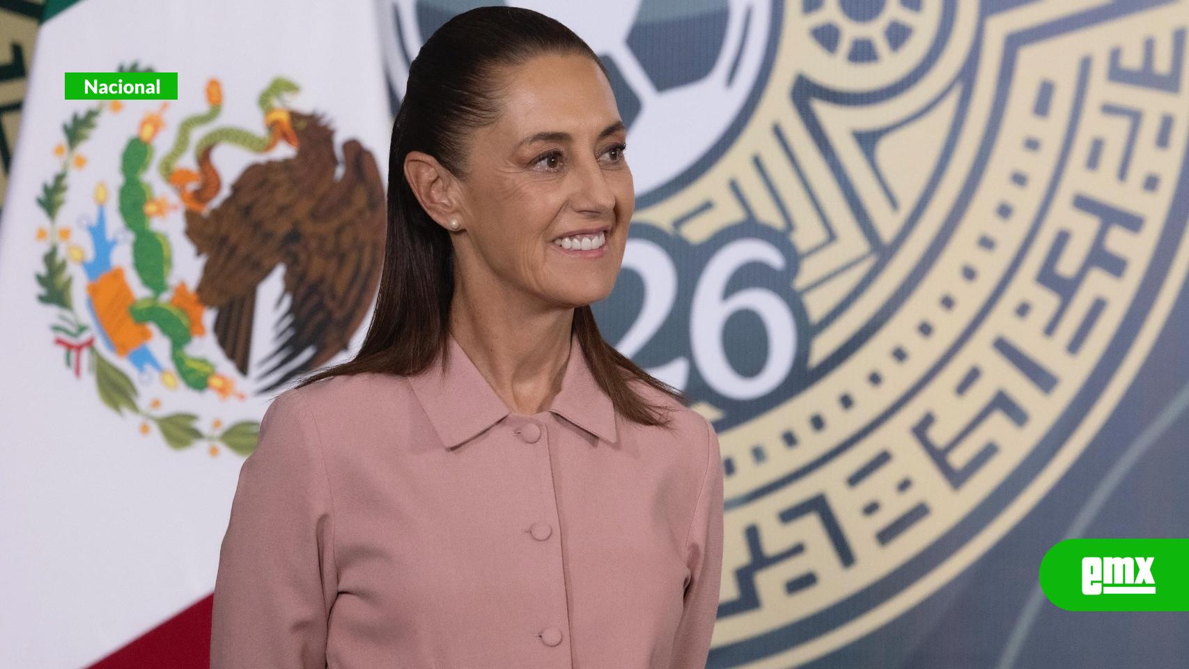 EMX-Sheinbaum-analiza-ver-el-partido-inaugural-en-el-Zócalo