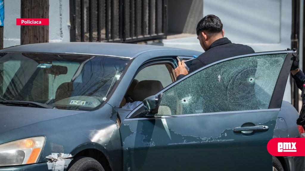 EMX-Hombre-es-asesinado-dentro-de-su-vehículo-en-la-colonia-Hidalgo