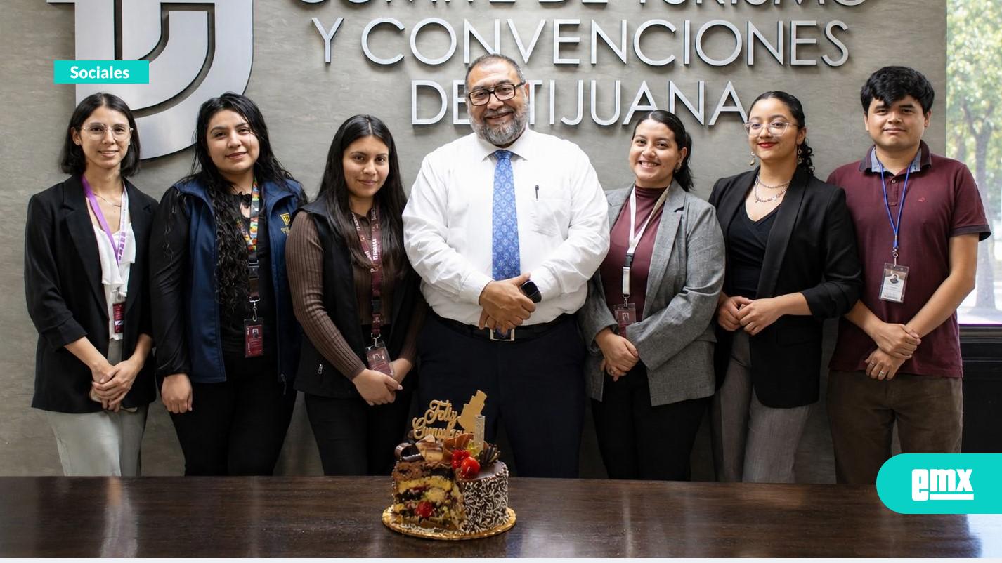 EMX-Comparte-alegre-festejo-de-cumpleaños-Dr.-Karim-Chalita-Rodríguez