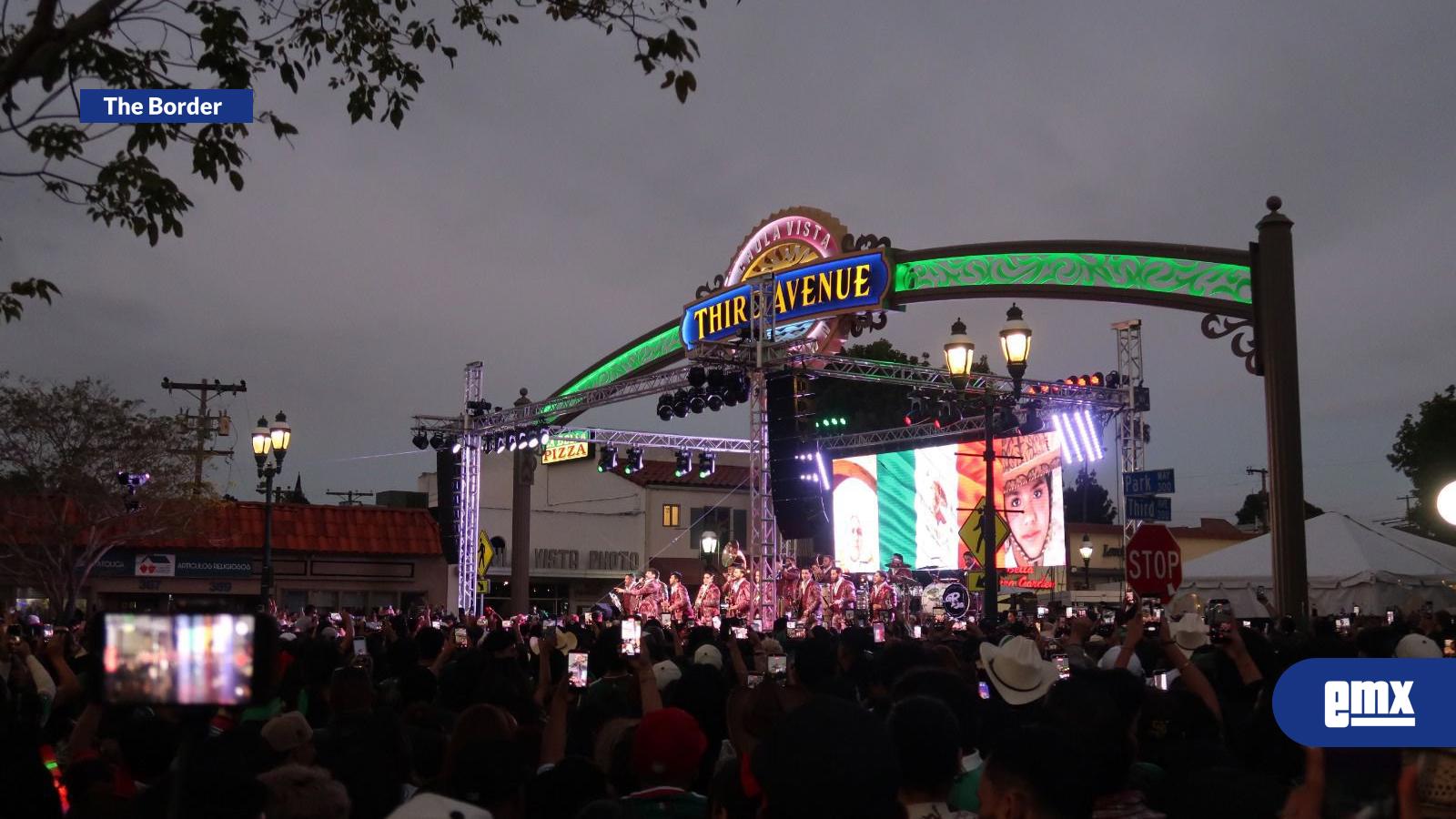 EMX-Banda-El-Recodo-cierra-gran-fiesta-futbolera-en-Chula-Vista