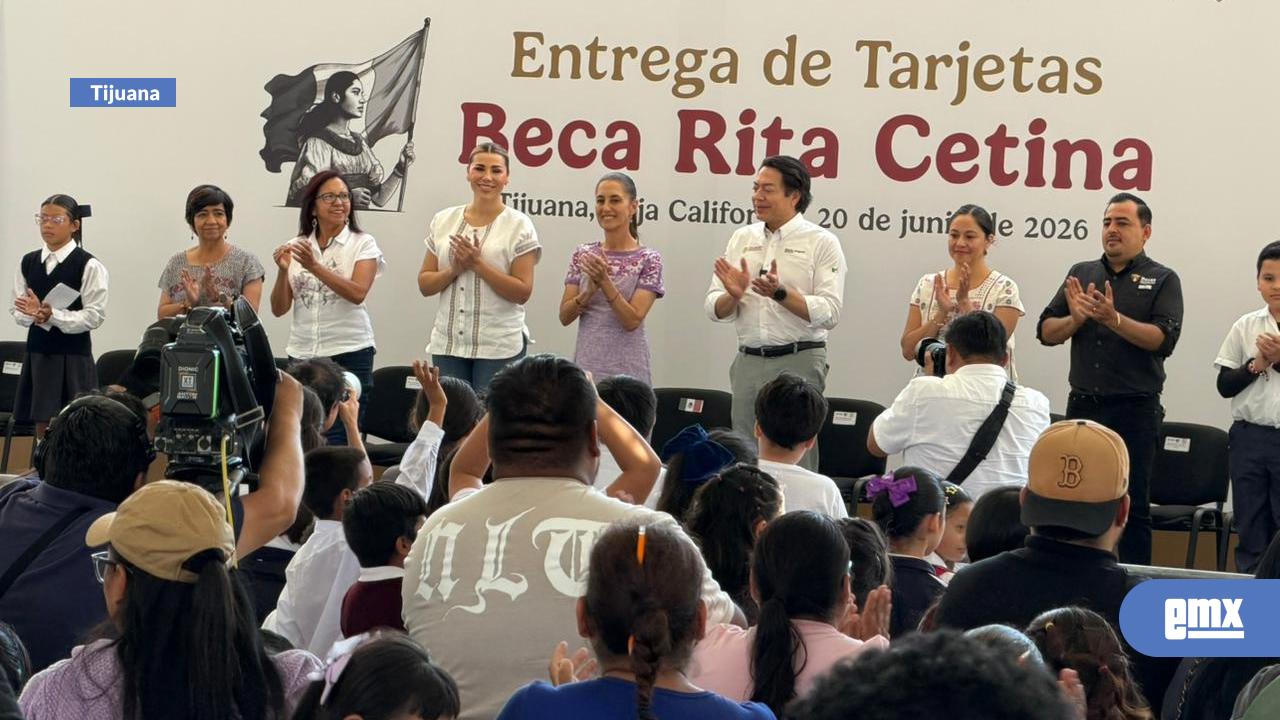 EMX-Sheinbaum-entrega-tarjetas-de-la-Beca-Rita-Cetina-en-Tijuana