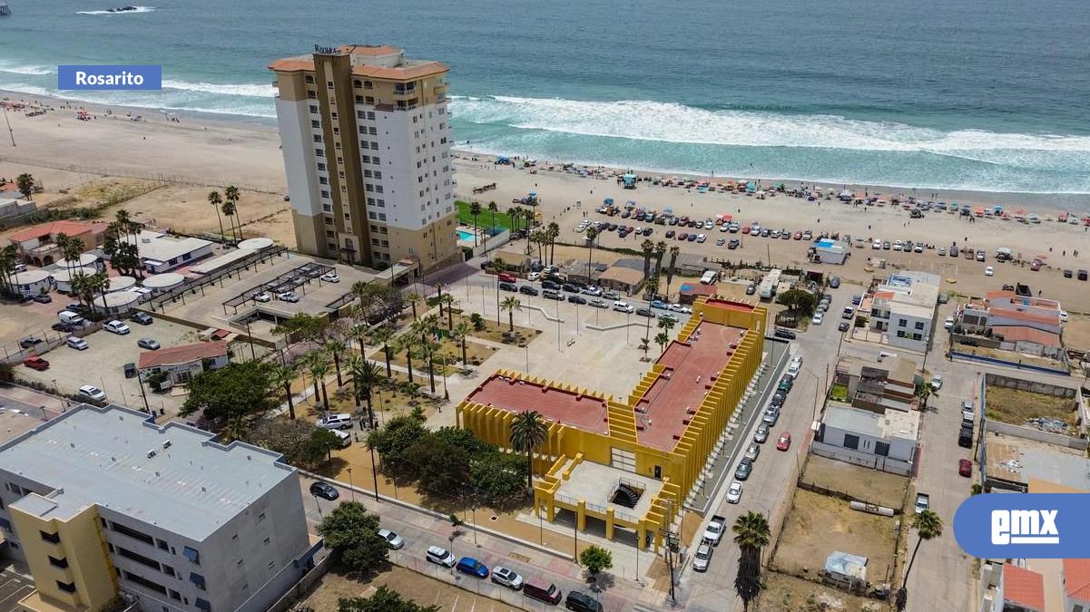 EMX-Derrame-de-aguas-negras-en-Rosarito-llega-a-zona-de-playa