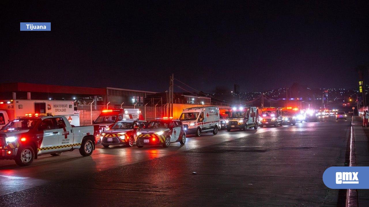 EMX-Paramédicos-recorren-Tijuana-con-caravana-de-ambulancias-para-conmemorar-su-día