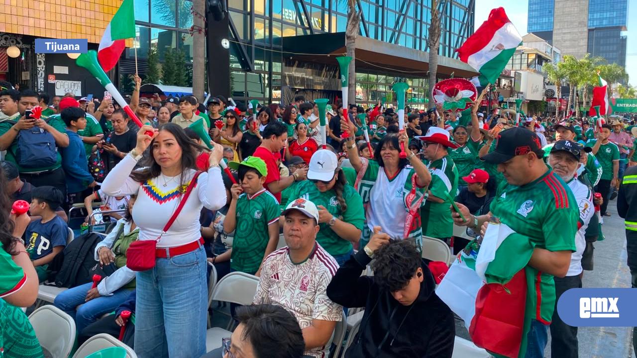 EMX-Tijuanenses-comienzan-a-llenar-la-Revu-para-ver-el-partido-de-la-selección
