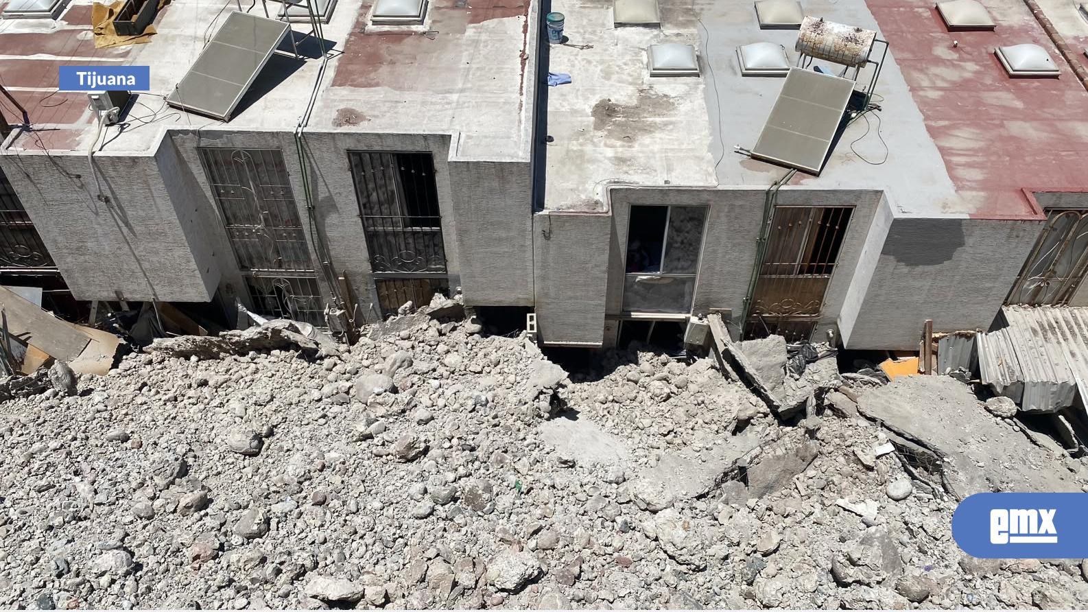 EMX-Deslizamiento-en-Paseos-del-Vergel-dejó-inhabitables-5-casas