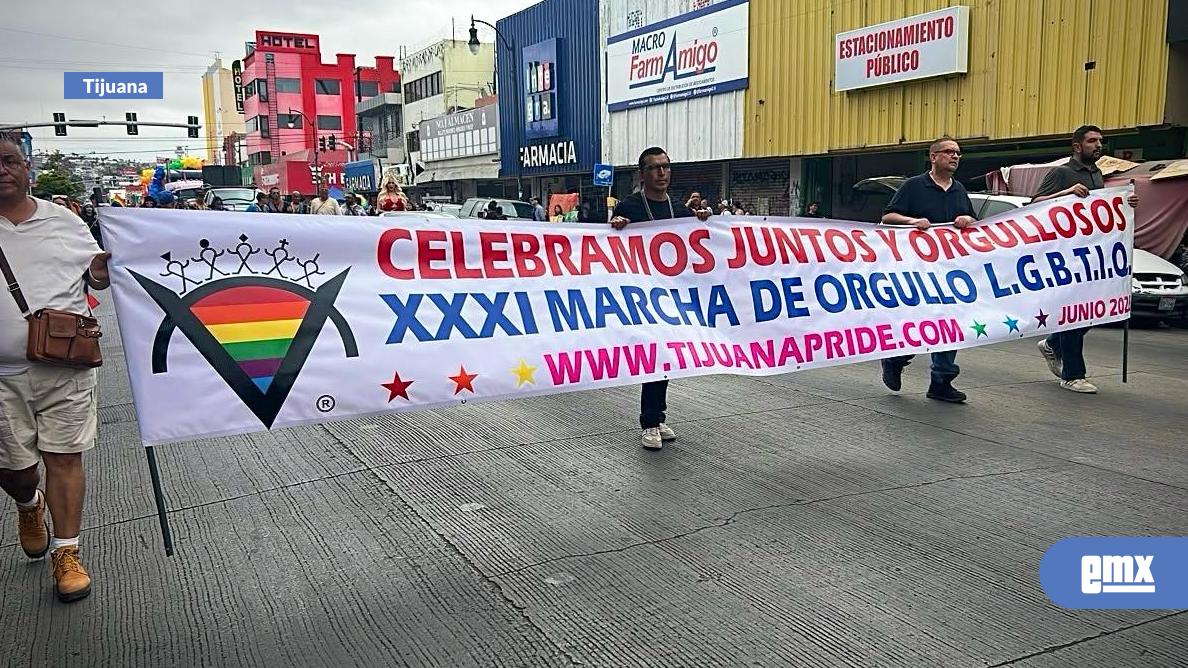 EMX-#Últimahora-|-“Celebran-juntos-y-orgullosos”;-inicia-la-marcha-del-orgullo