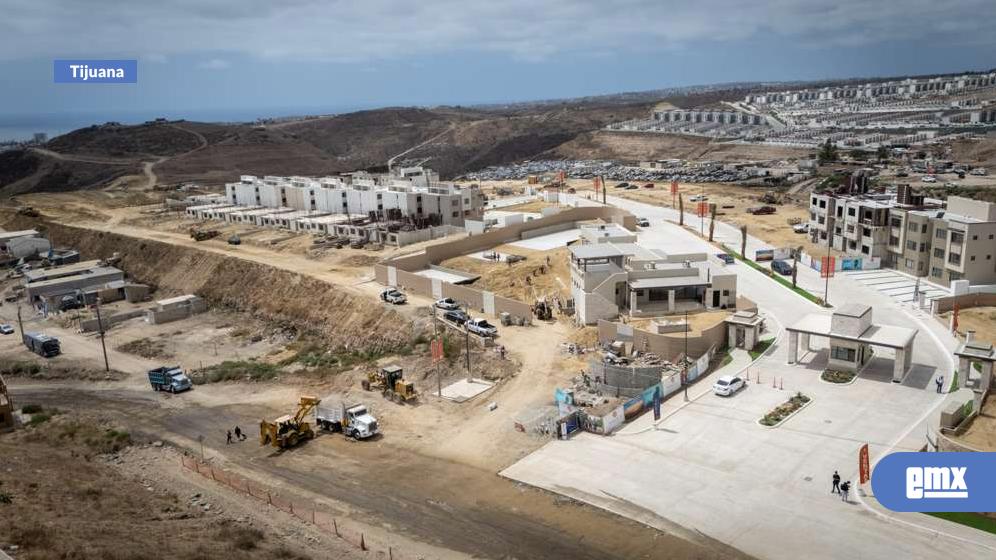 EMX-Inician-pavimentación-con-concreto-hidráulico-en-Paseo-Banderas-de-Santa-Fe;-obra-concluirá-en-aproximadamente-dos-meses