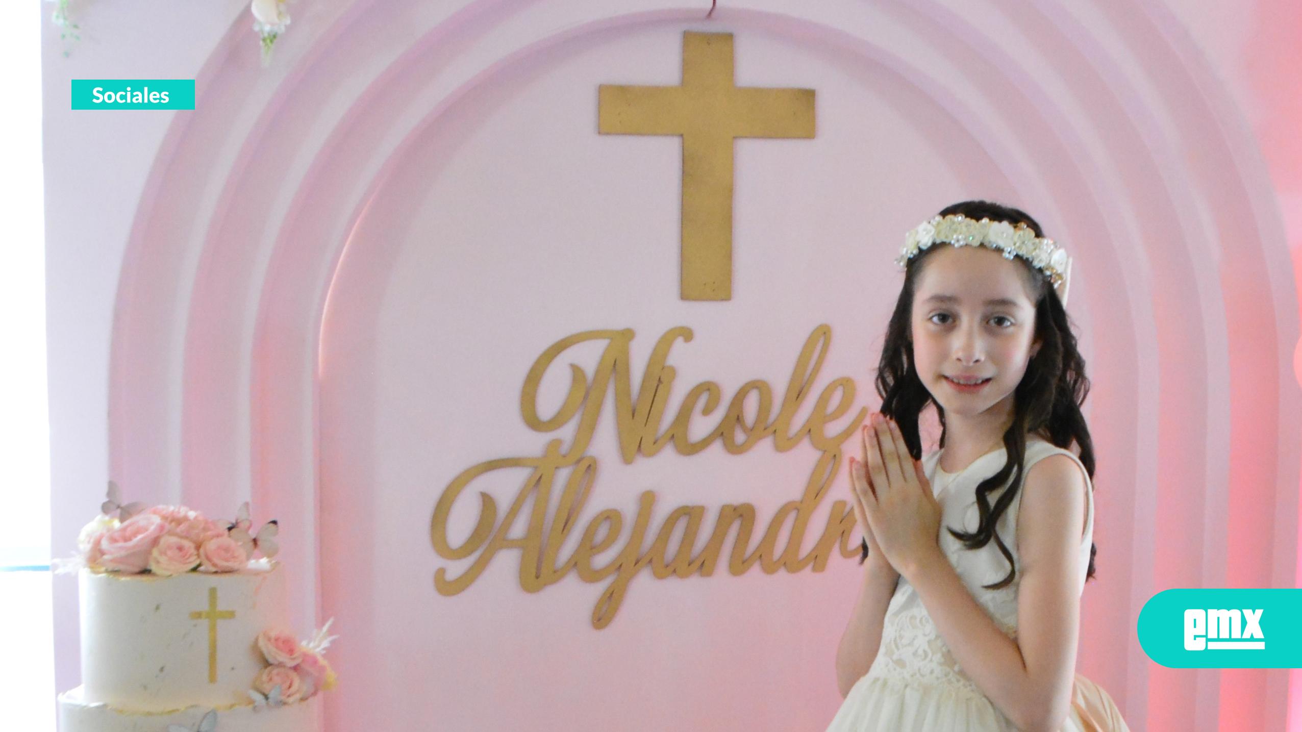 EMX-Recibe por primera vez la eucaristía Nicole Alejandra Ríos Cansino