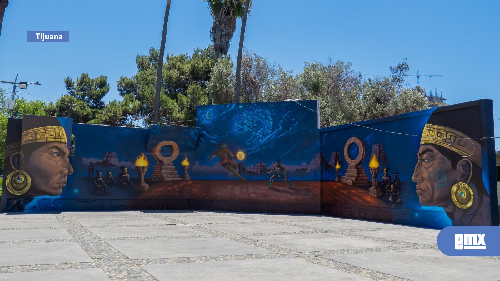 EMX-Mural-en-el-CREA-de-Tijuana-fusiona-el-juego-de-pelota-prehispánico-con-la-pasión-mundialista
