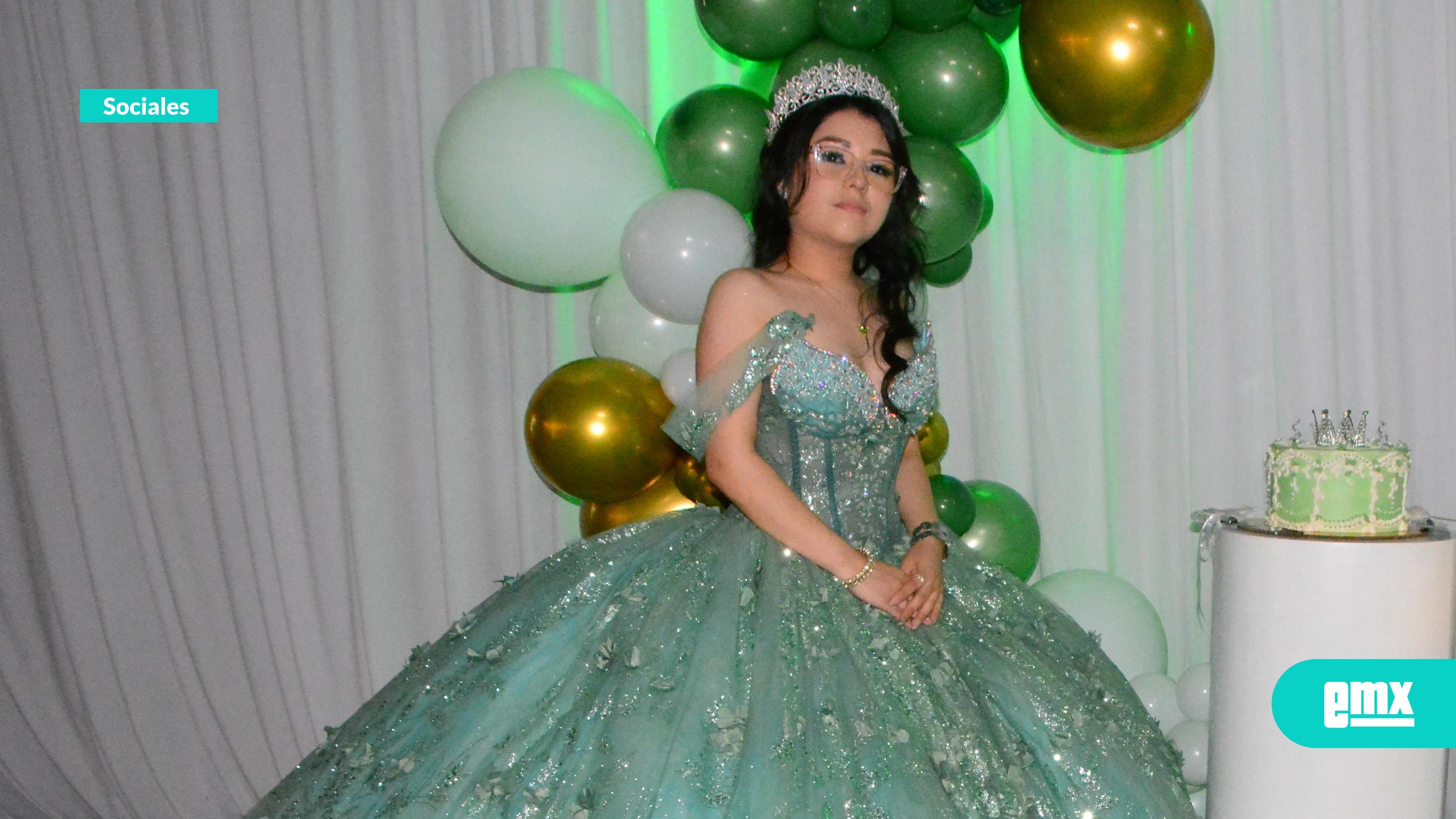 EMX-Bello-modelo-lució-en-sus-XV-Años-Kriss-Angelica-Reyes-Hernández