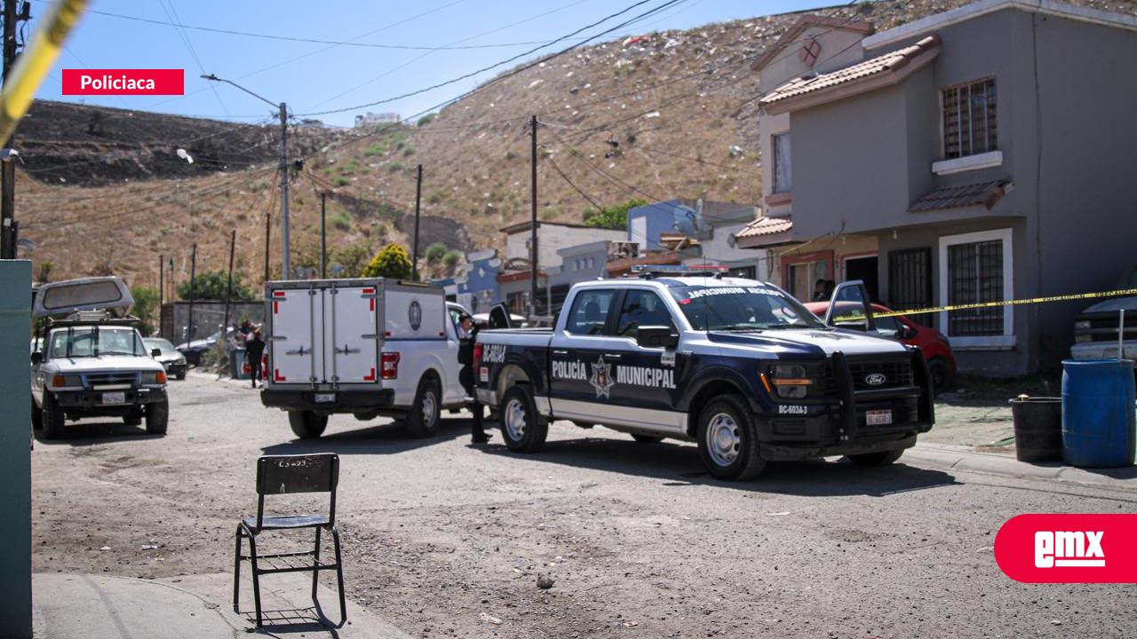 EMX-Hallan-a-mujer-sin-vida-dentro-de-una-caja-de-madera-en-Urbi-Villa-del-Prado;-un-hombre-fue-detenido