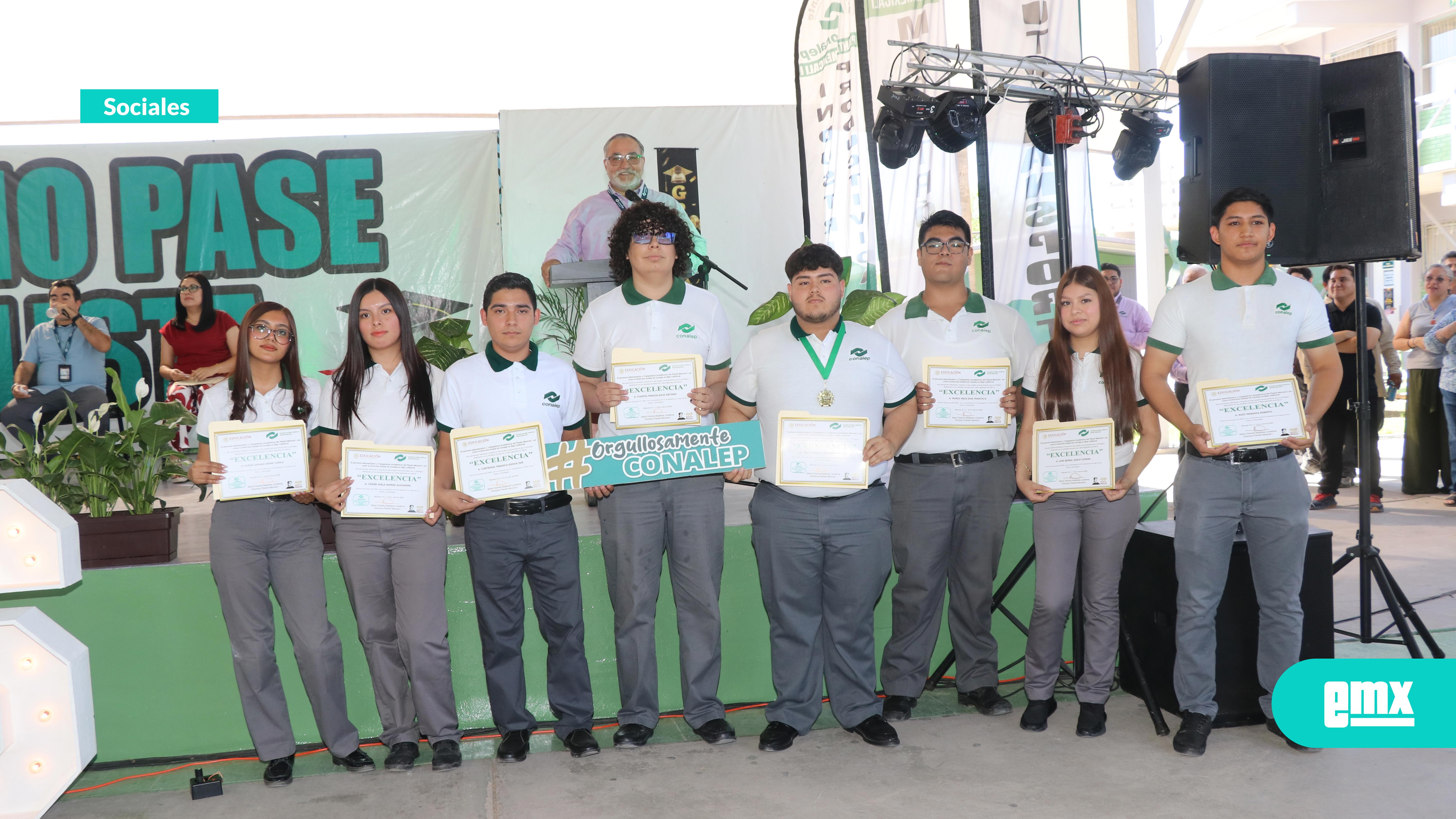EMX-Reconocen-la-disciplina-y-excelencia-académica-Graduados-del-Conalep-Mexicali-I