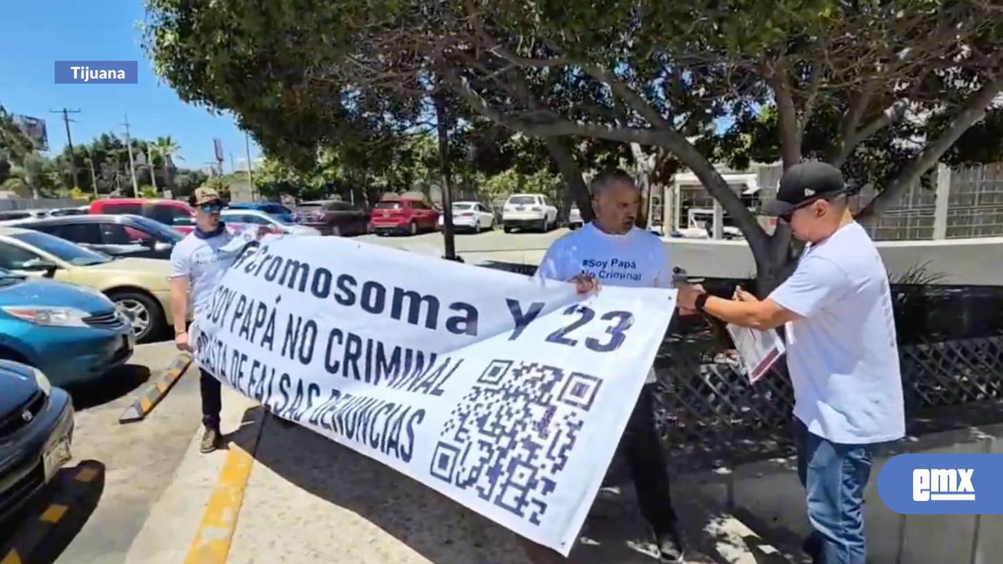 EMX-Padres de familia se manifiestan frente a juzgados civiles para pedir resoluciones basadas en expedientes y no solo en declaraciones