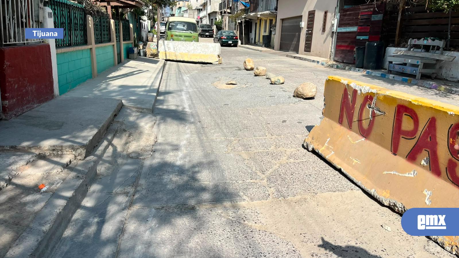 EMX-Hundimiento-en-la-colonia-Defensores-de-Baja-California-mantiene-en-riesgo-a-20-viviendas