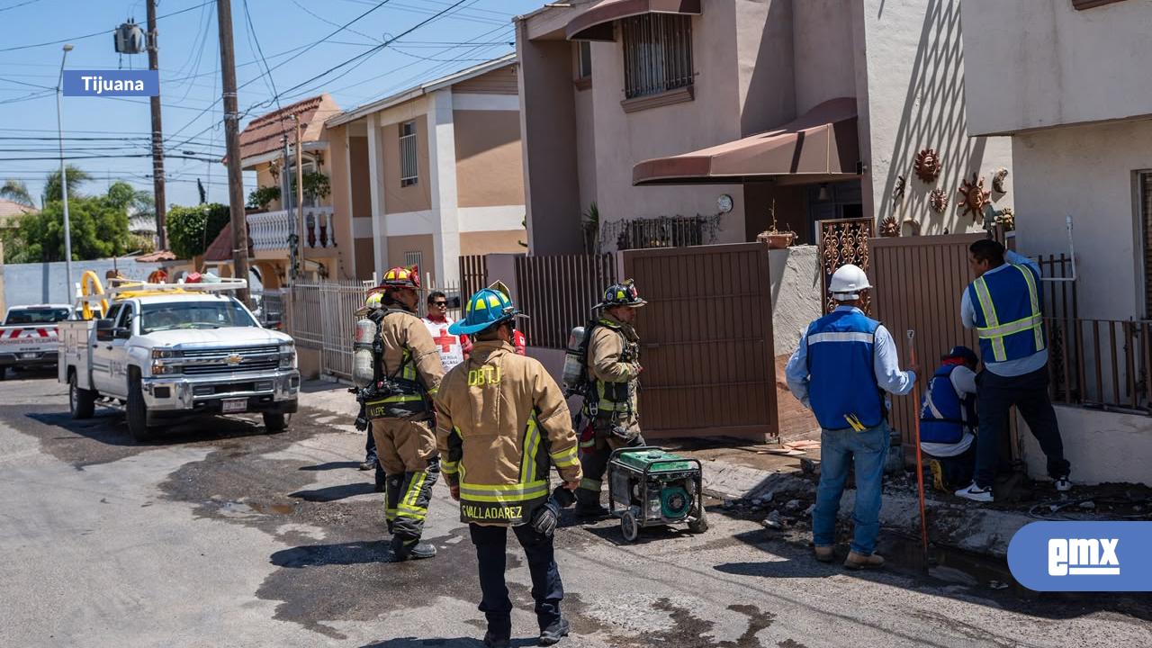 EMX-Controlan-fuga-de-gas-con-incendio-en-Camino-Real;-evacúan-cinco-viviendas-de-manera-preventiva