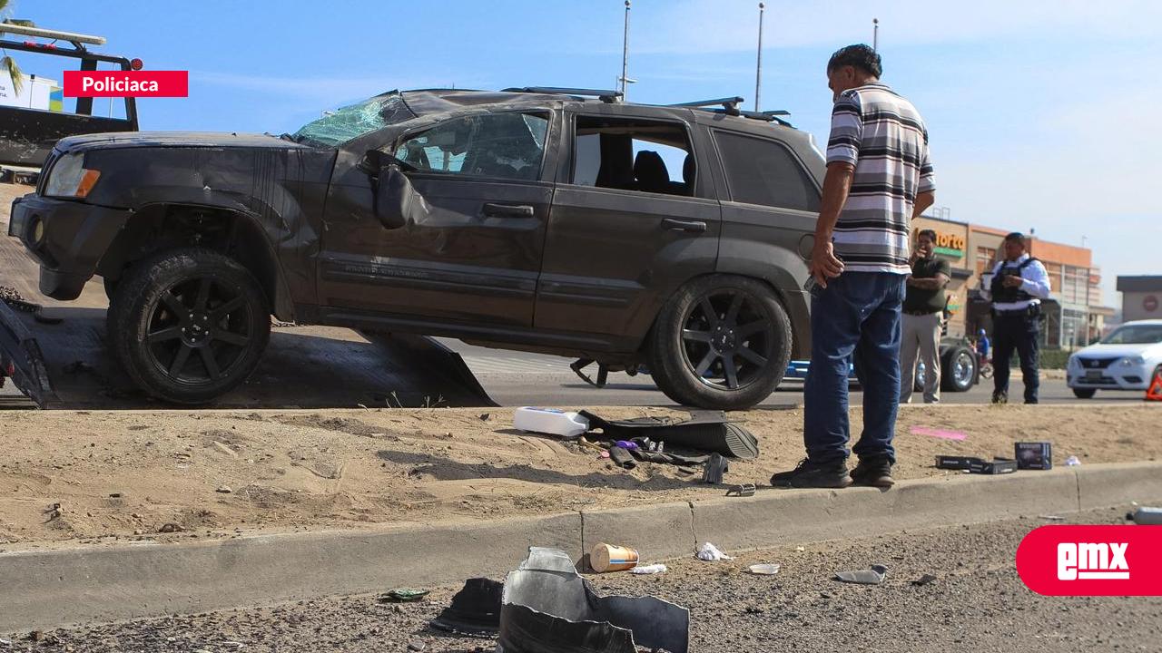 EMX-Joven-resulta-ileso-tras-volcadura-en-la-carretera-libre-Tijuana–Tecate
