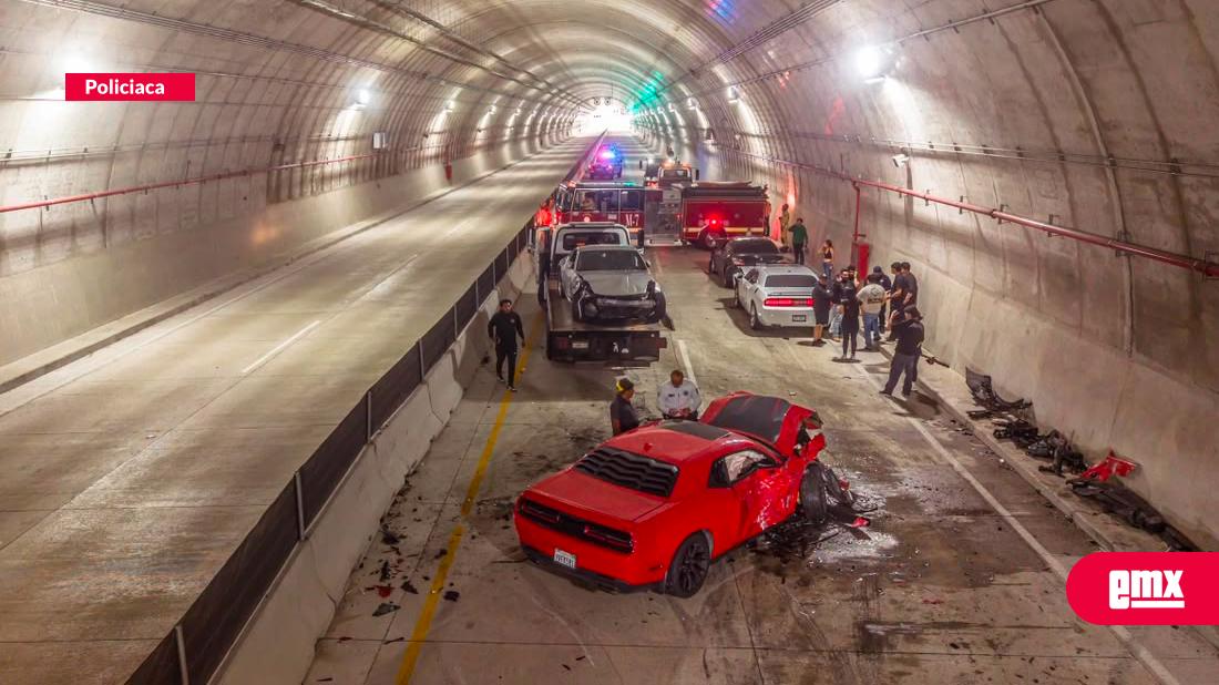 EMX-Autos-deportivos-protagonizan-choque-múltiple-en-túnel-del-viaducto-elevado-de-Tijuana