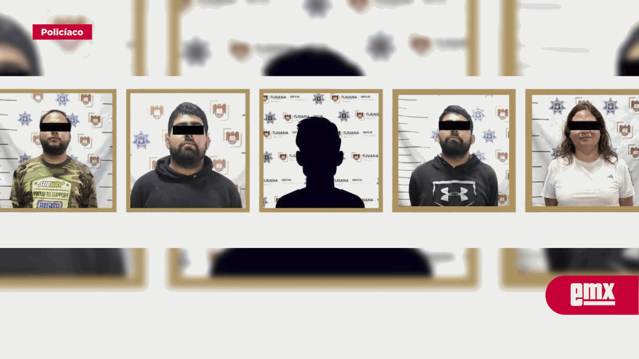 EMX-Tras-la-huida-de-un-menor-infractor,-la-madre-y-tres-jóvenes-intentaron-que-los-oficiales-ejecutaran-el-arresto-del-sospechoso