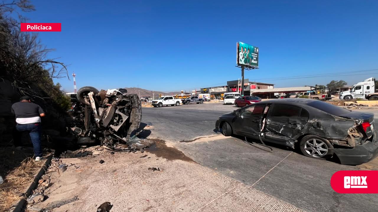 EMX-#ÚltimaHora-|-Aparatoso-accidente-en-bulevar-2000;-19-lesionados