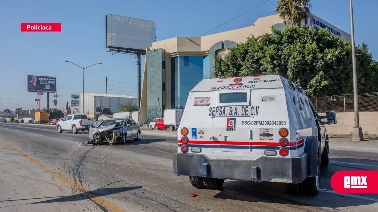EMX-Accidente-vehicular;-camión-de-valores-de-SEPSA-y-auto-particular-se-impactan-en-Vía-Rapids