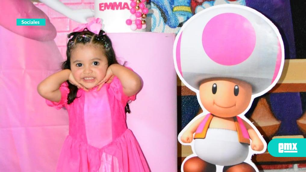 EMX-Festeja-su-cumpleaños-como-princesa-Emma-Flores-Zarate