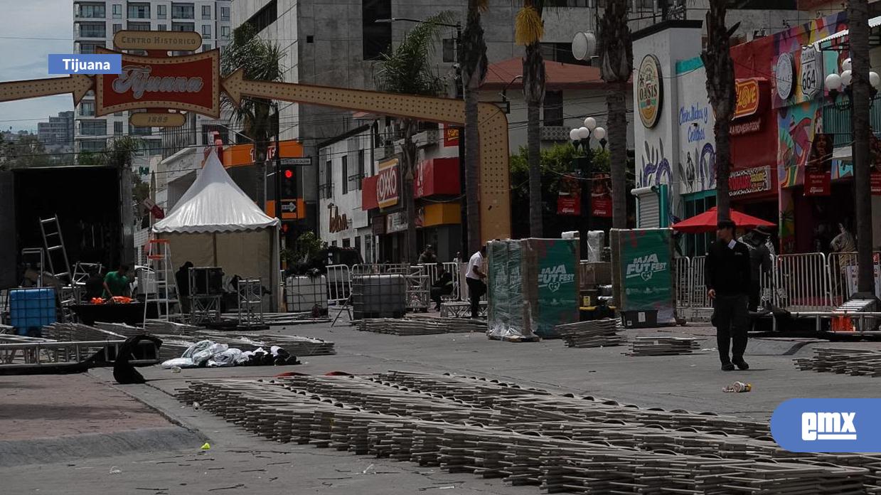 EMX-Termina-el-Baja-Fut-Fest-y-comerciantes-de-la-Av.-Revolución-reportan-aumentos-de-en-ventas-por-la-pantalla-grande