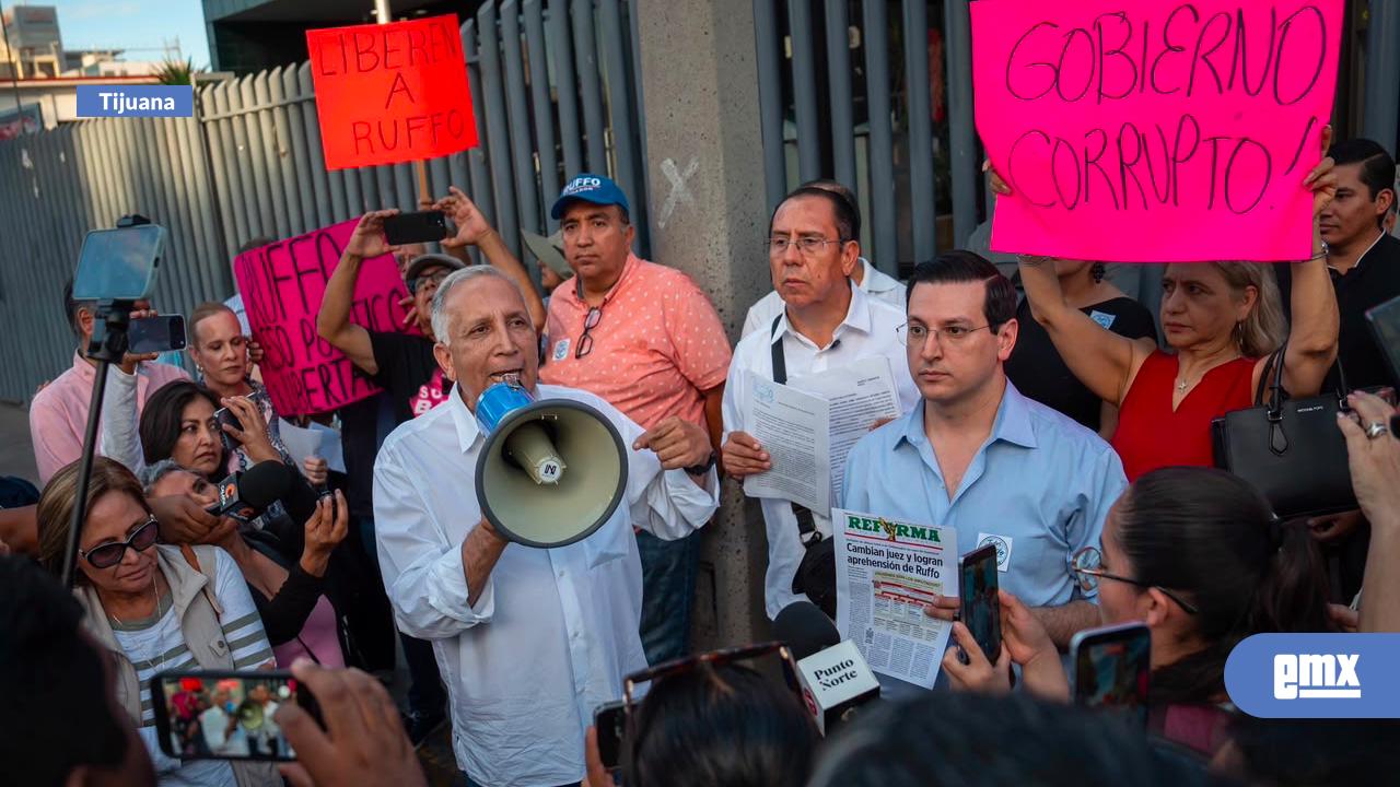 EMX-Panistas-exigen-la-liberación-de-Ernesto-Ruffo-frente-a-la-FGR-en-Tijuana