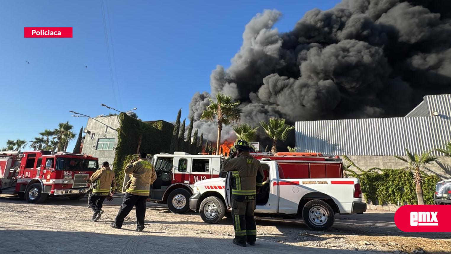 EMX-#ÚltimaHora-|-Fuerte-incendio-consume-fábrica-de-plástico-en-el-Ejido-Mariano-Matamoros