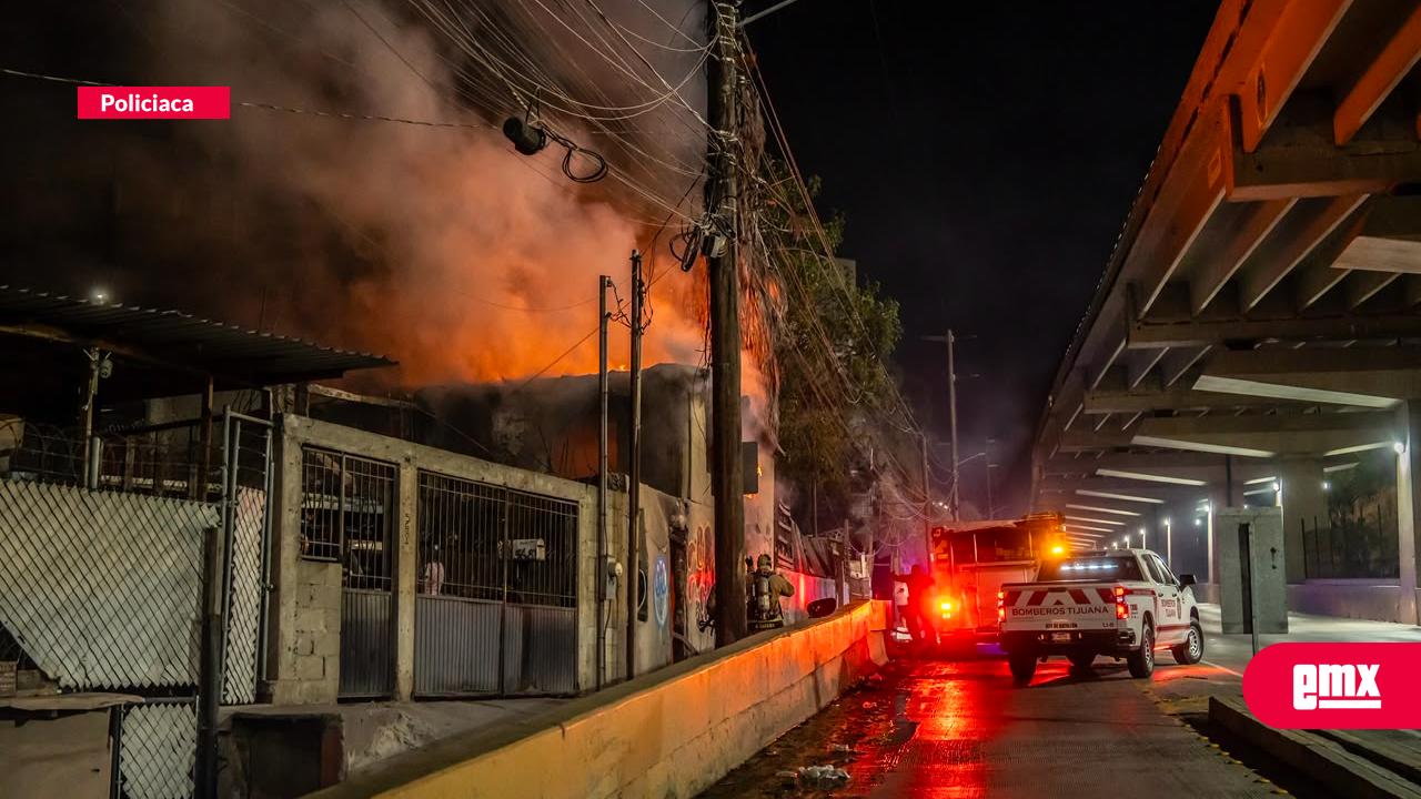 EMX-Incendio-en-vivienda-abandonada-de-la-colonia-Alemán-es-sofocado-por-bomberos
