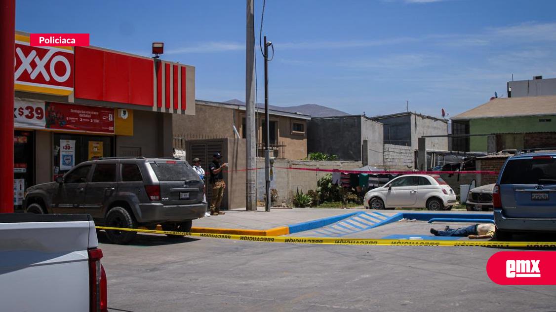 EMX-Asesinan-a-un-hombre-de-la-tercera-edad-en-el-estacionamiento-de-un-OXXO-en-Jardín-Dorado