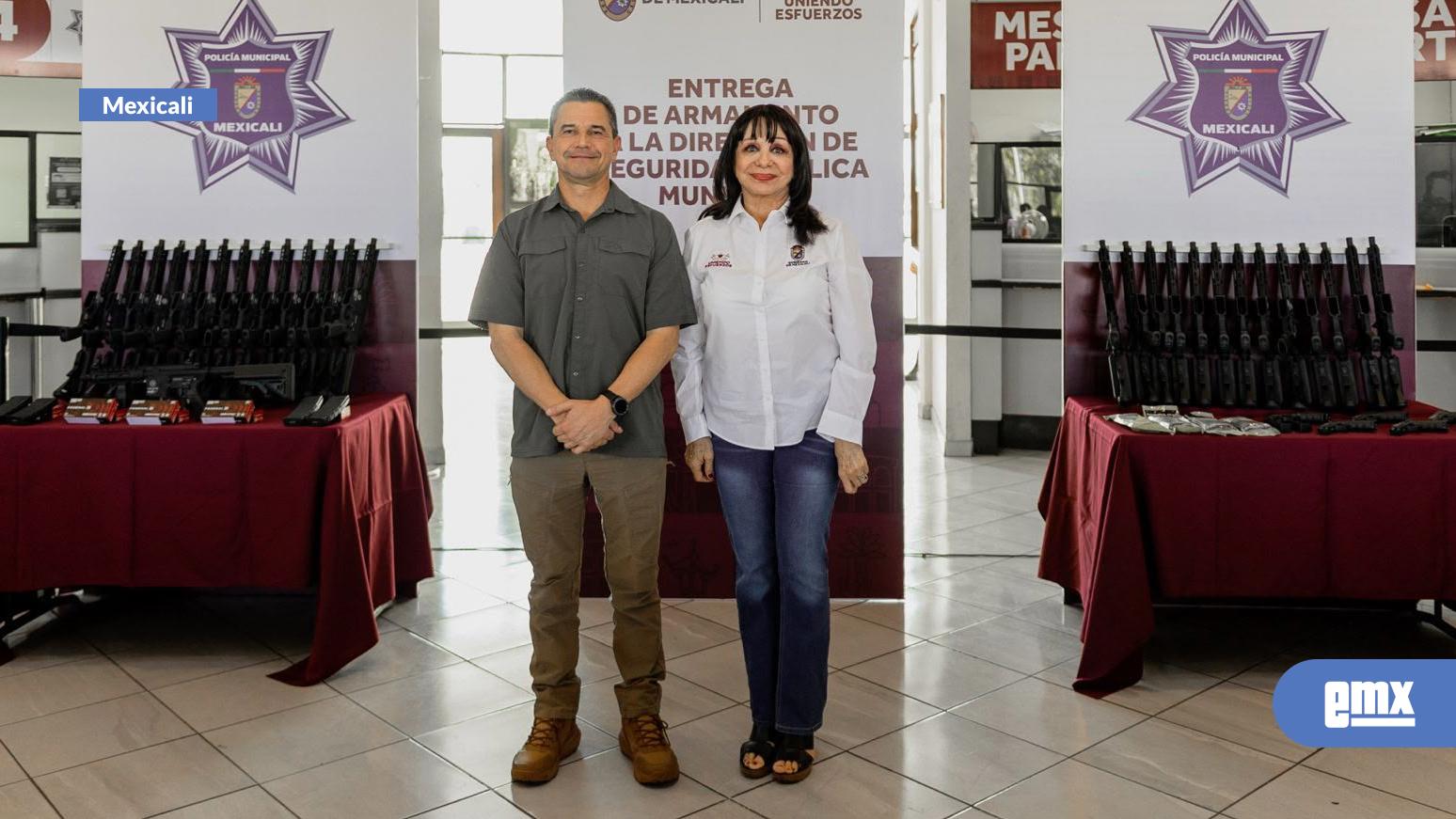 EMX-Recibe-Policía-de-Mexicali-nuevo-armamento