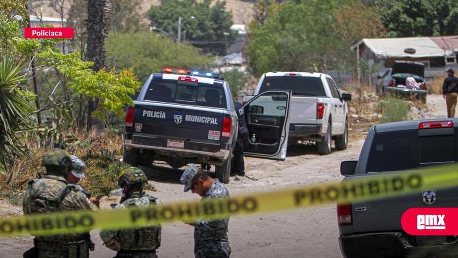 EMX-Hallazgo-de-dos-cuerpos-dentro-de-la-cajuela-de-un-vehículo-en-la-colonia-Reforma