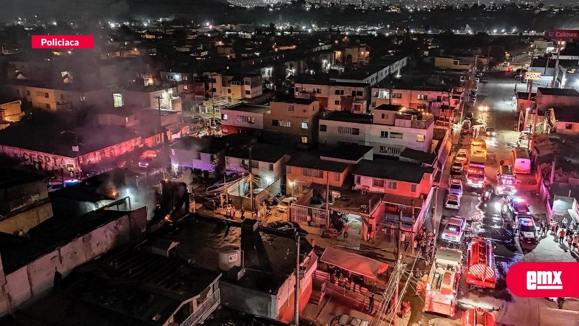 EMX-Incendio-en-Infonavit-Murua-afecta-tres-departamentos-y-deja-dos-hombres-con-graves-quemaduras