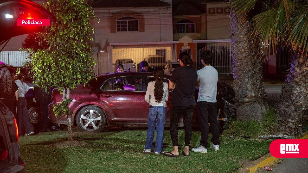 EMX-Conductora-invade-carril-y-provoca-choque-en-Playas-de-Tijuana;-no-hubo-lesionados