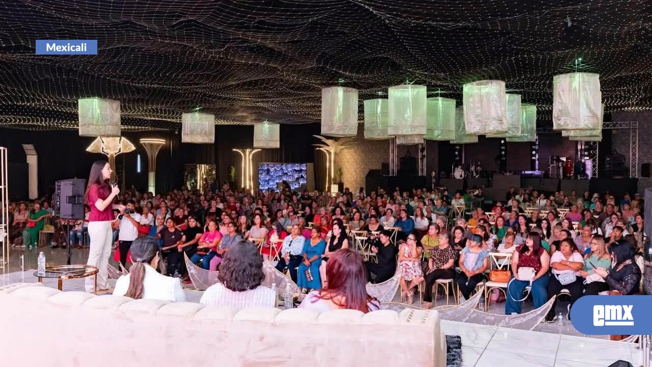 EMX-Julieta-Ramírez-encabeza-conversatorio-con-más-de-mil-mujeres-y-destaca-su-papel-protagónico-en-la-transformación