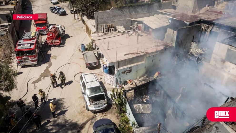EMX-Incendio-afecta-vivienda-en-la-colonia-La-Gloria;-una-persona-resulta-afectada-por-inhalación-de-humo