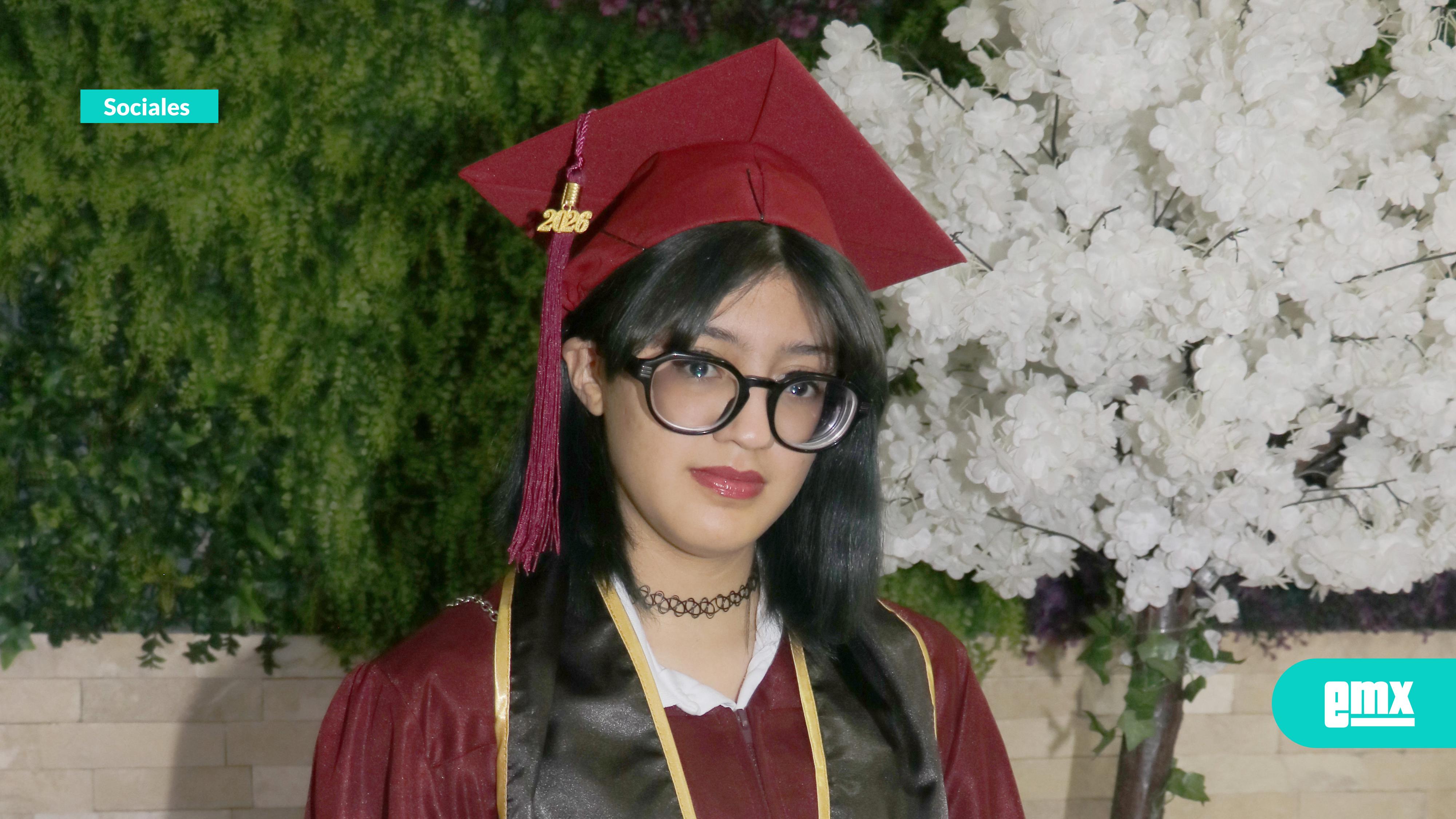 EMX-Emotiva-graduación-de-secundaria-de-Luisa-Fernanda-Talamantes