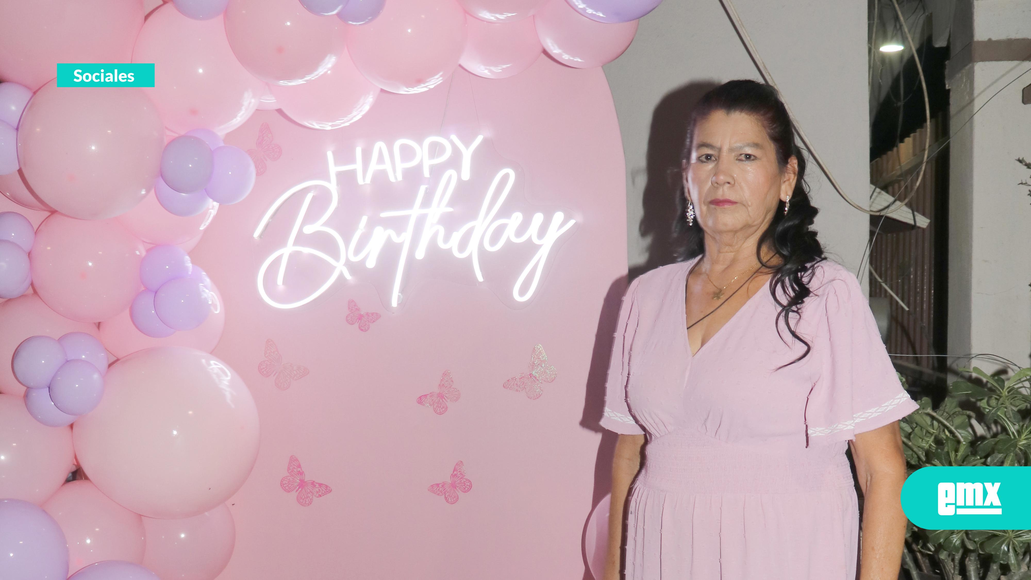 EMX-Celebró-su-cumpleaños-rodeada-del-cariño-Rosa-Estela-Lugo